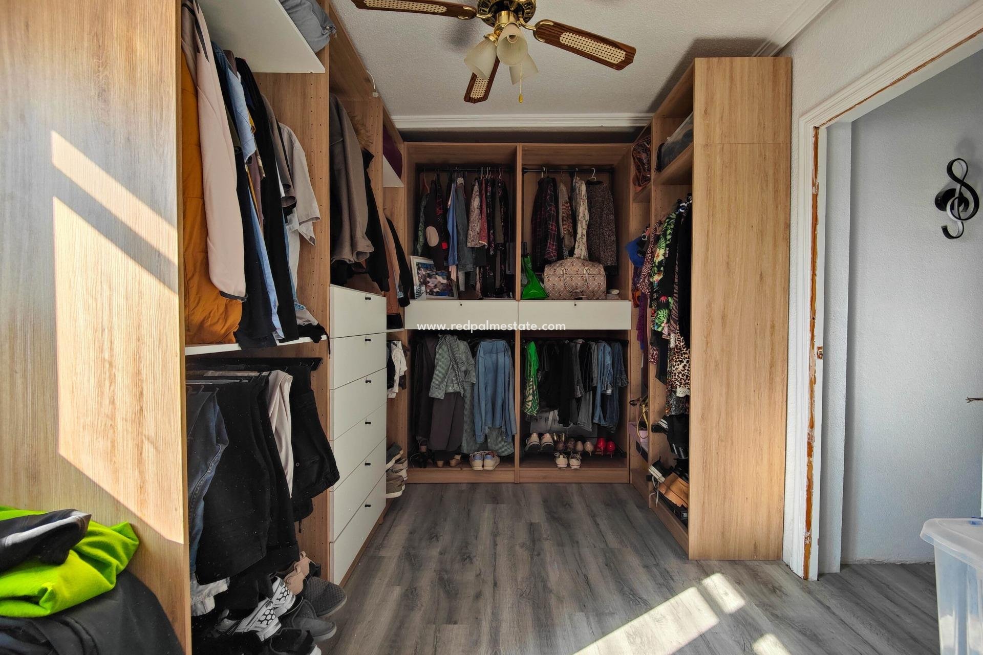 Resale - Town House -
San Miguel de Salinas - Pueblo 9