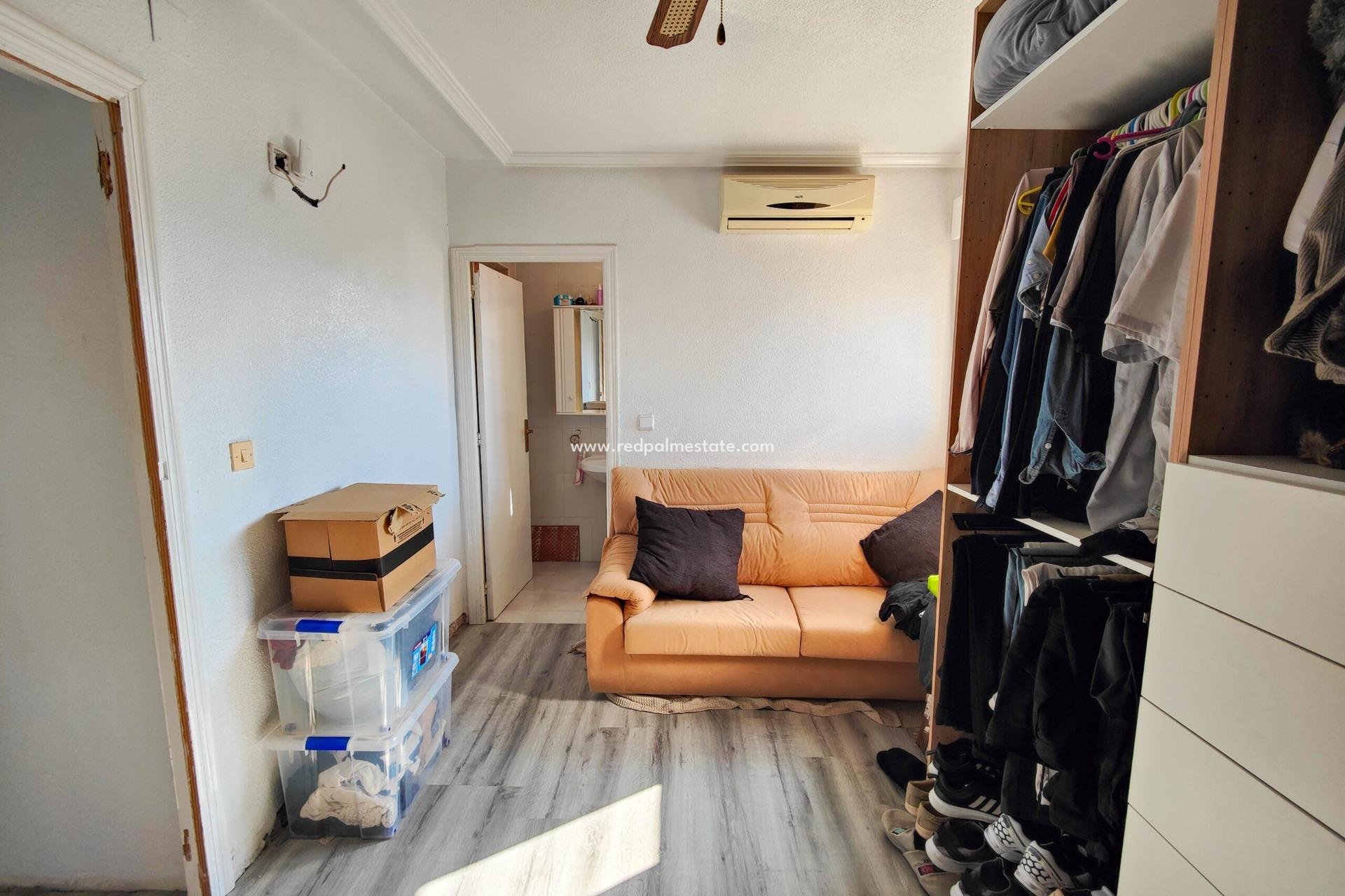 Resale - Town House -
San Miguel de Salinas - Pueblo 9