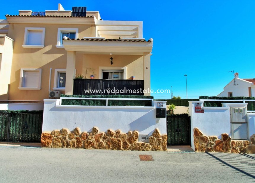 Resale - Town House -
San Miguel de Salinas - Residencial Los Flamencos