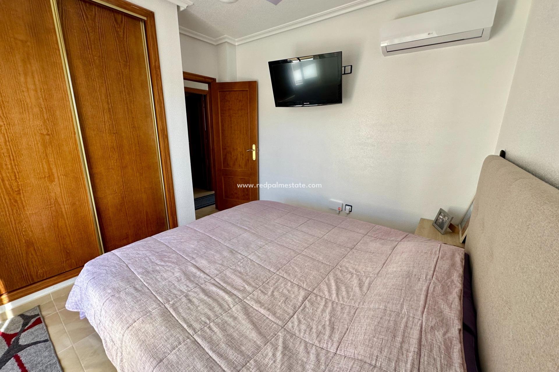 Resale - Town House -
San Miguel de Salinas - Residencial Los Flamencos