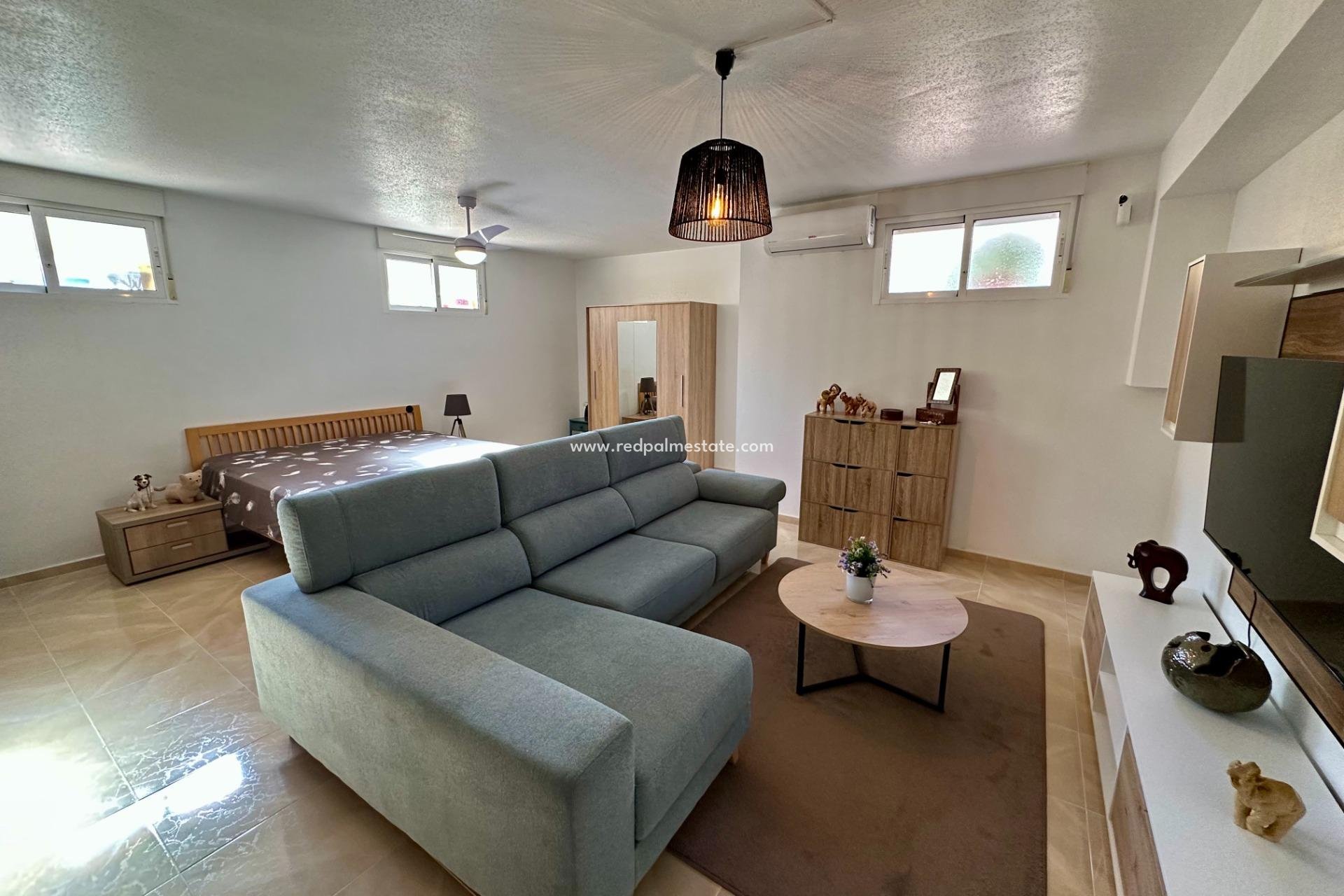 Resale - Town House -
San Miguel de Salinas - Residencial Los Flamencos