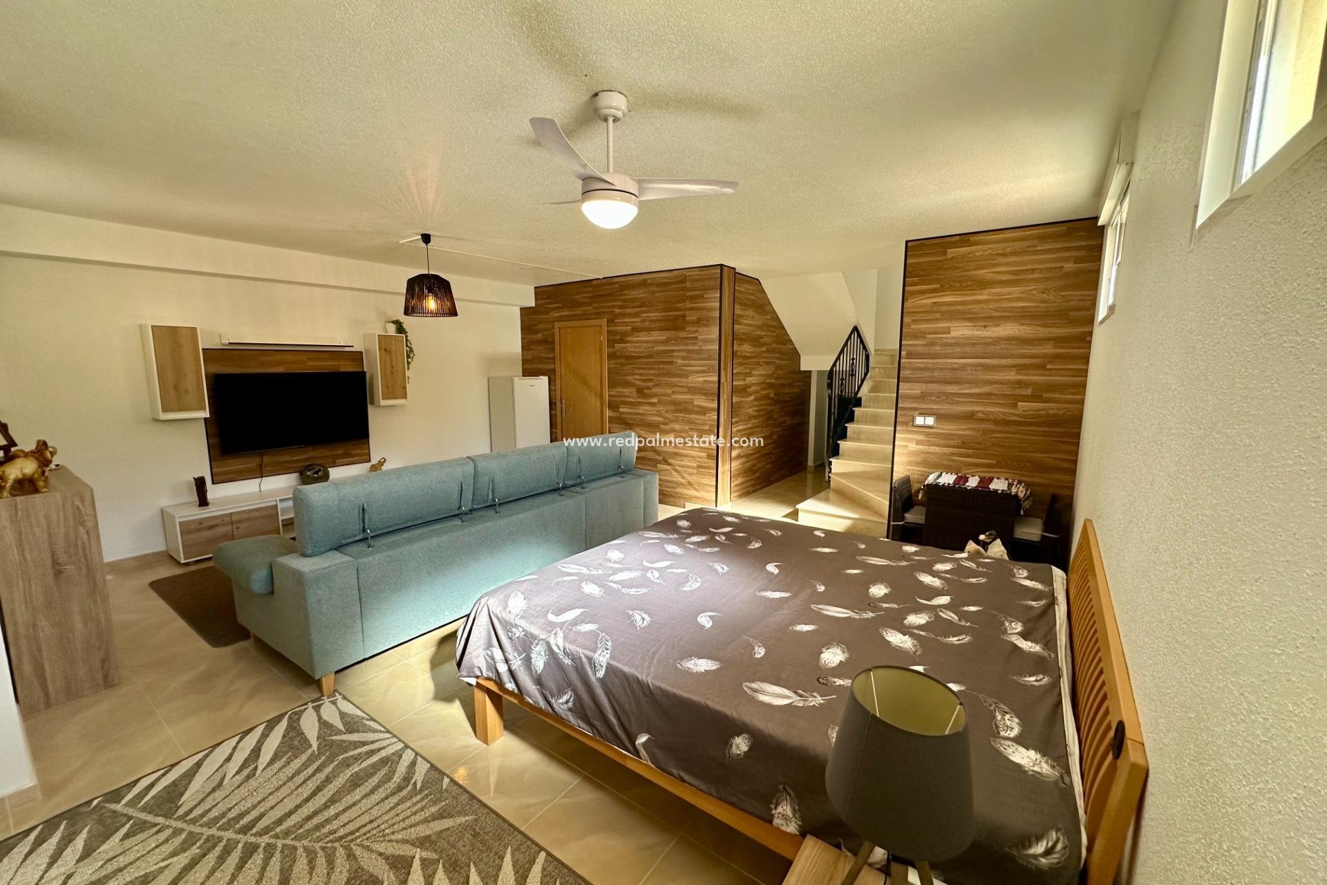 Resale - Town House -
San Miguel de Salinas - Residencial Los Flamencos