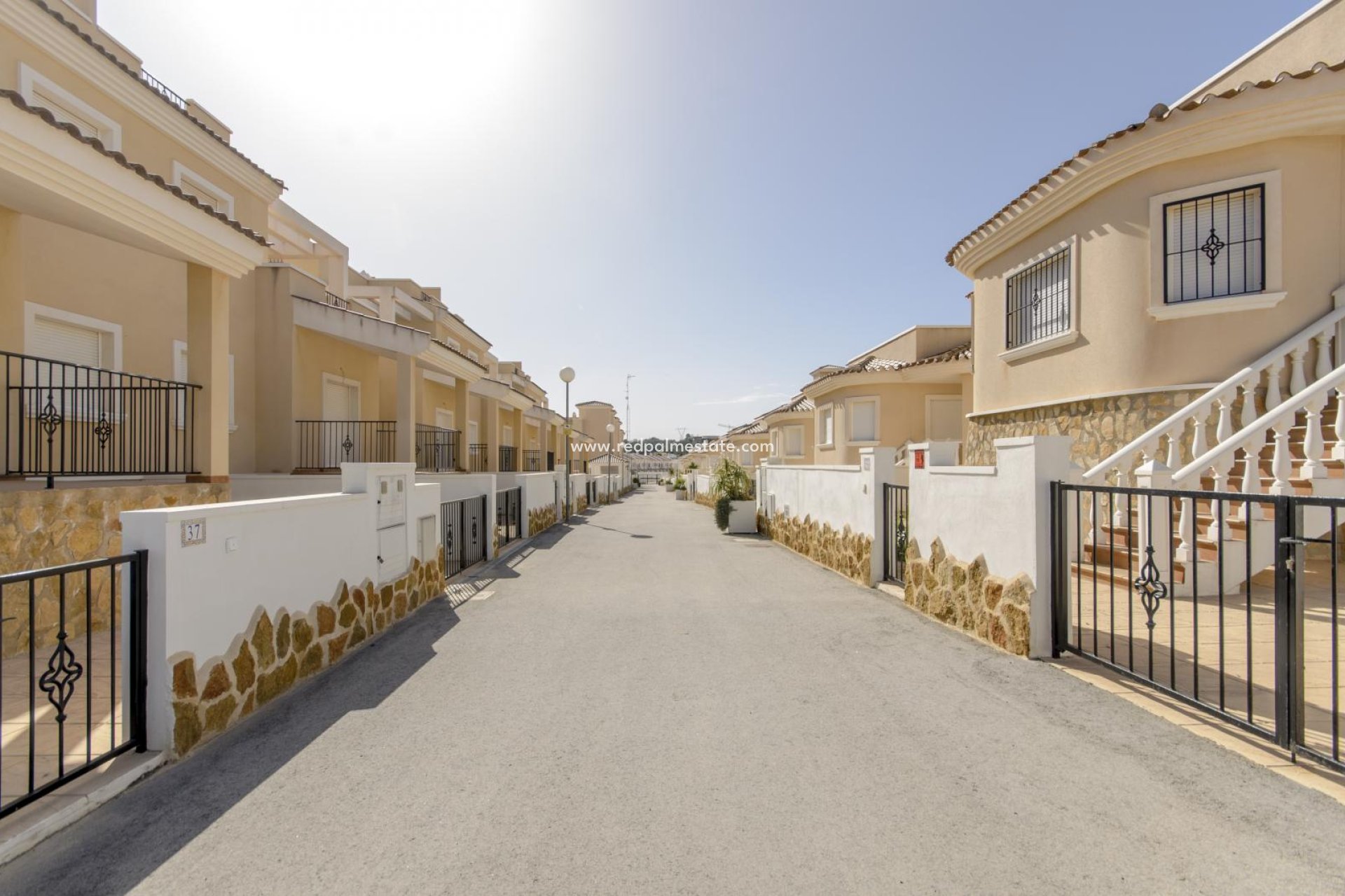 Resale - Town House -
San Miguel de Salinas - San Miguel Salinas