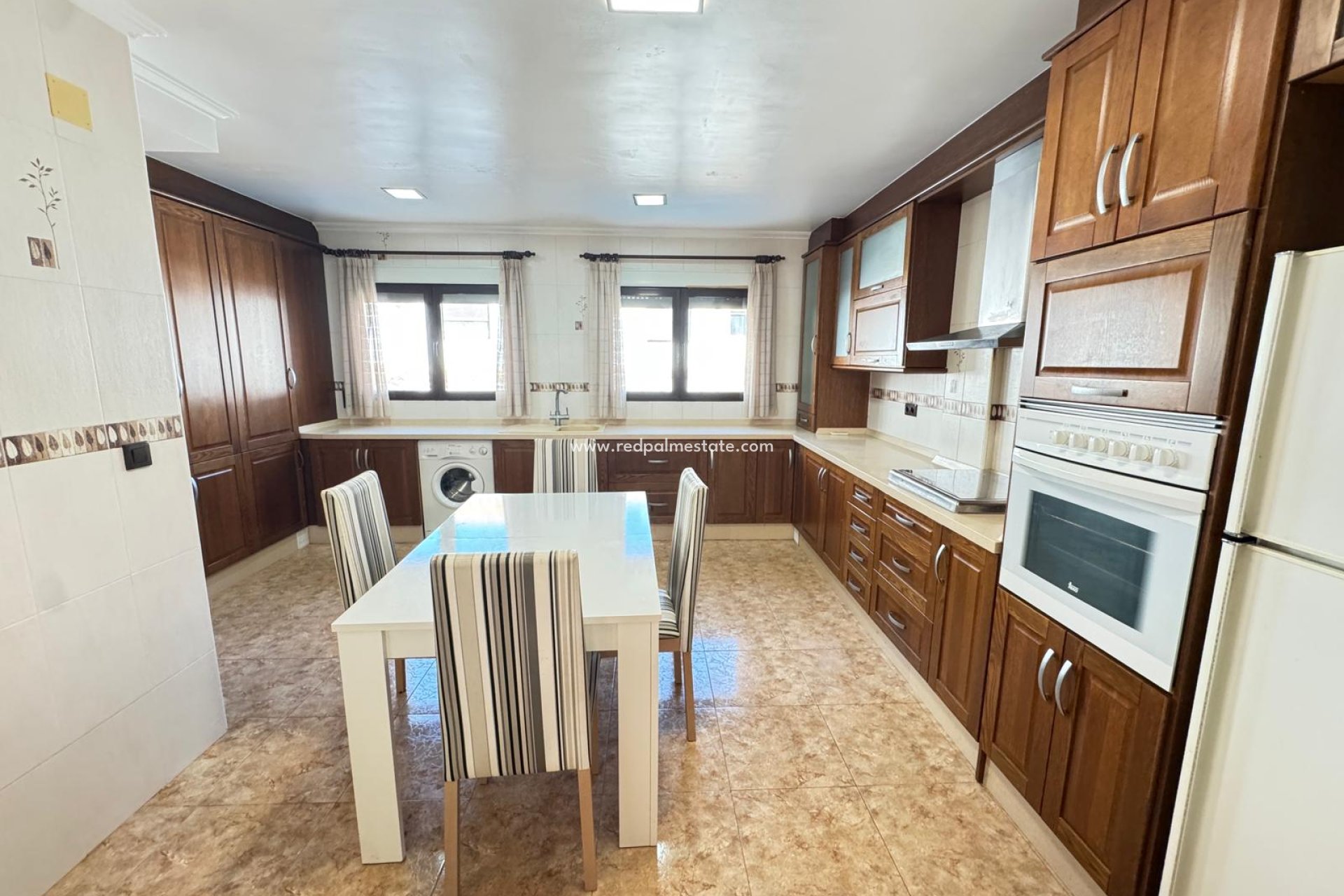 Resale - Town House -
San Miguel de Salinas