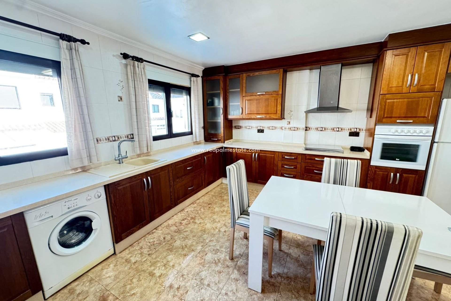 Resale - Town House -
San Miguel de Salinas