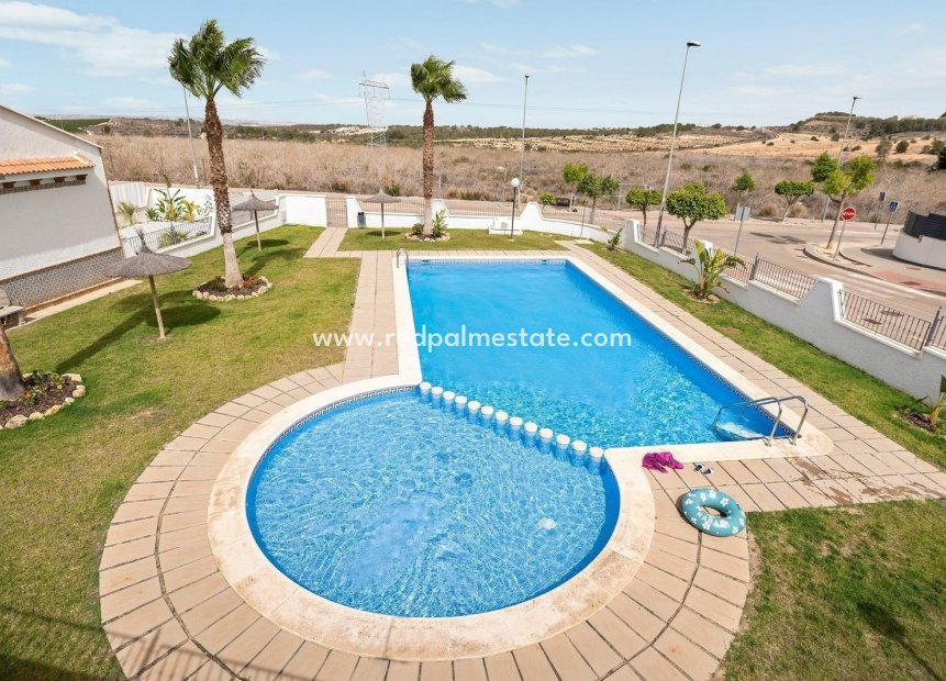 Resale - Town House -
San Miguel de Salinas