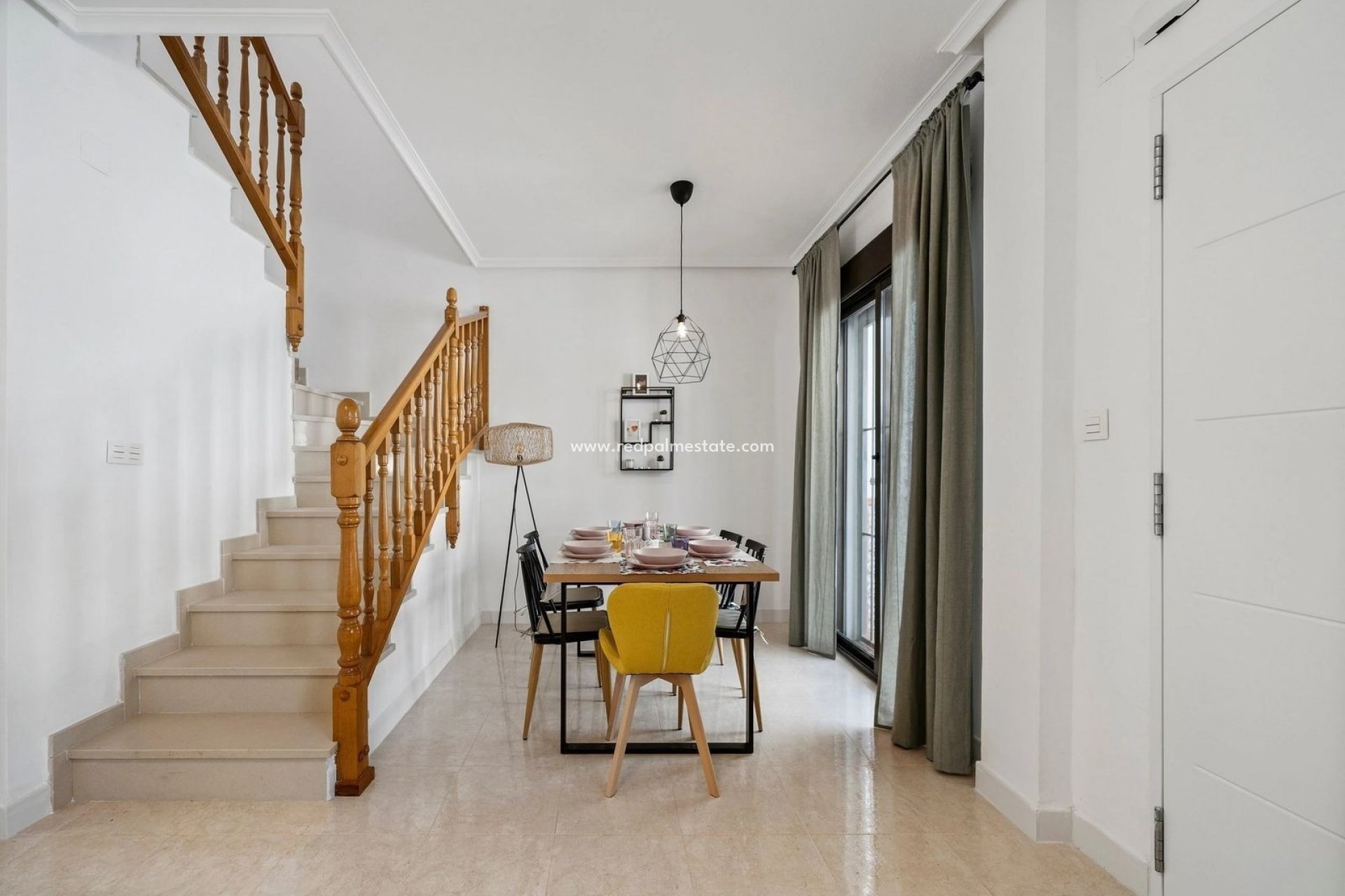 Resale - Town House -
San Miguel de Salinas