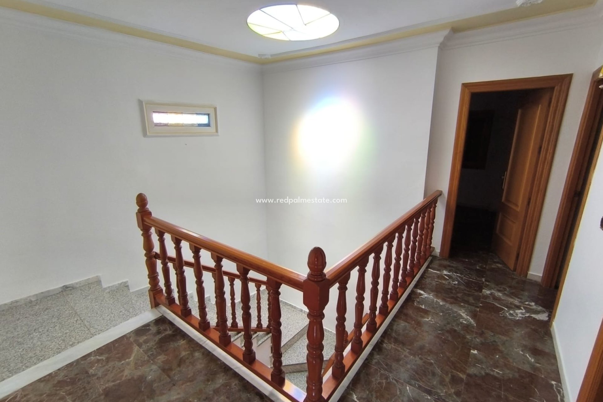 Resale - Town House -
Sax - Inland