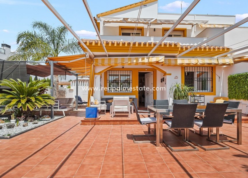 Resale - Town House -
Torre de la Horadada - Pueblo Latino