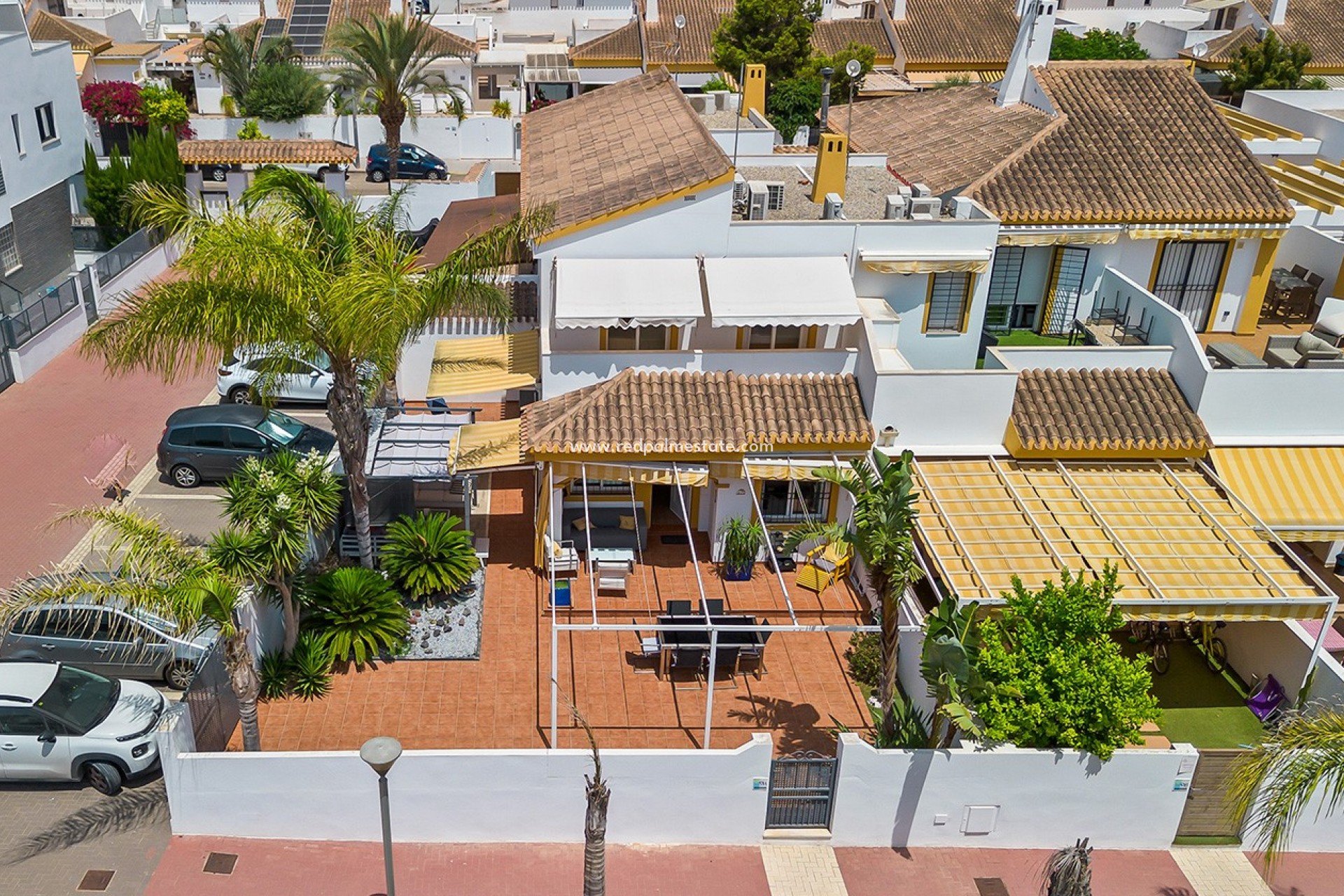 Resale - Town House -
Torre de la Horadada - Pueblo Latino