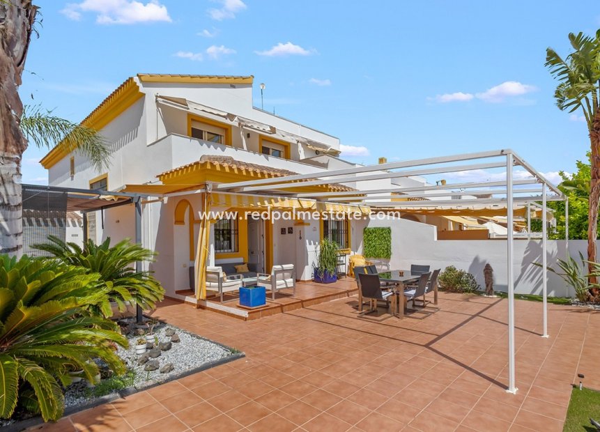 Resale - Town House -
Torre de la Horadada - Pueblo Latino