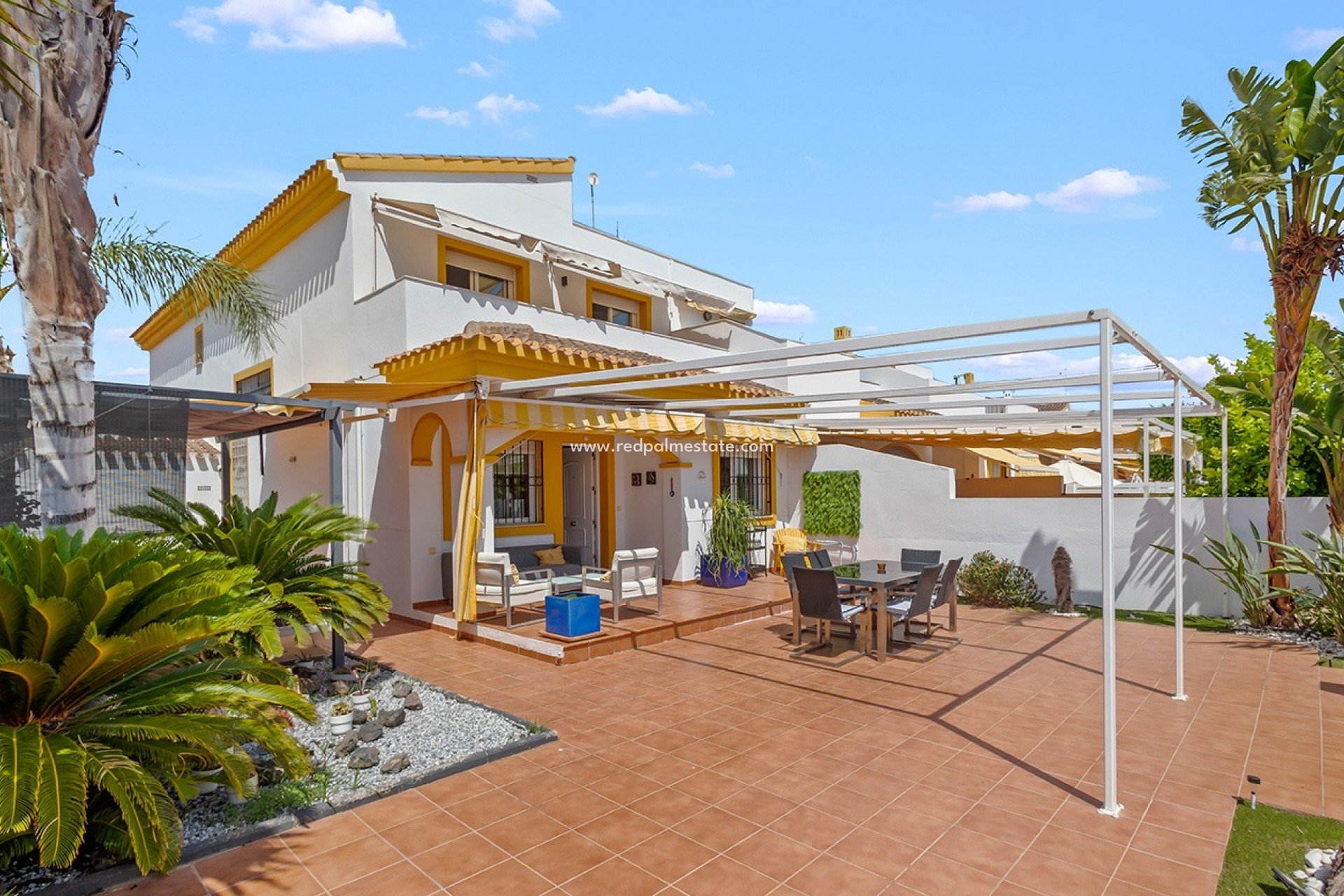 Resale - Town House -
Torre de la Horadada - Pueblo Latino