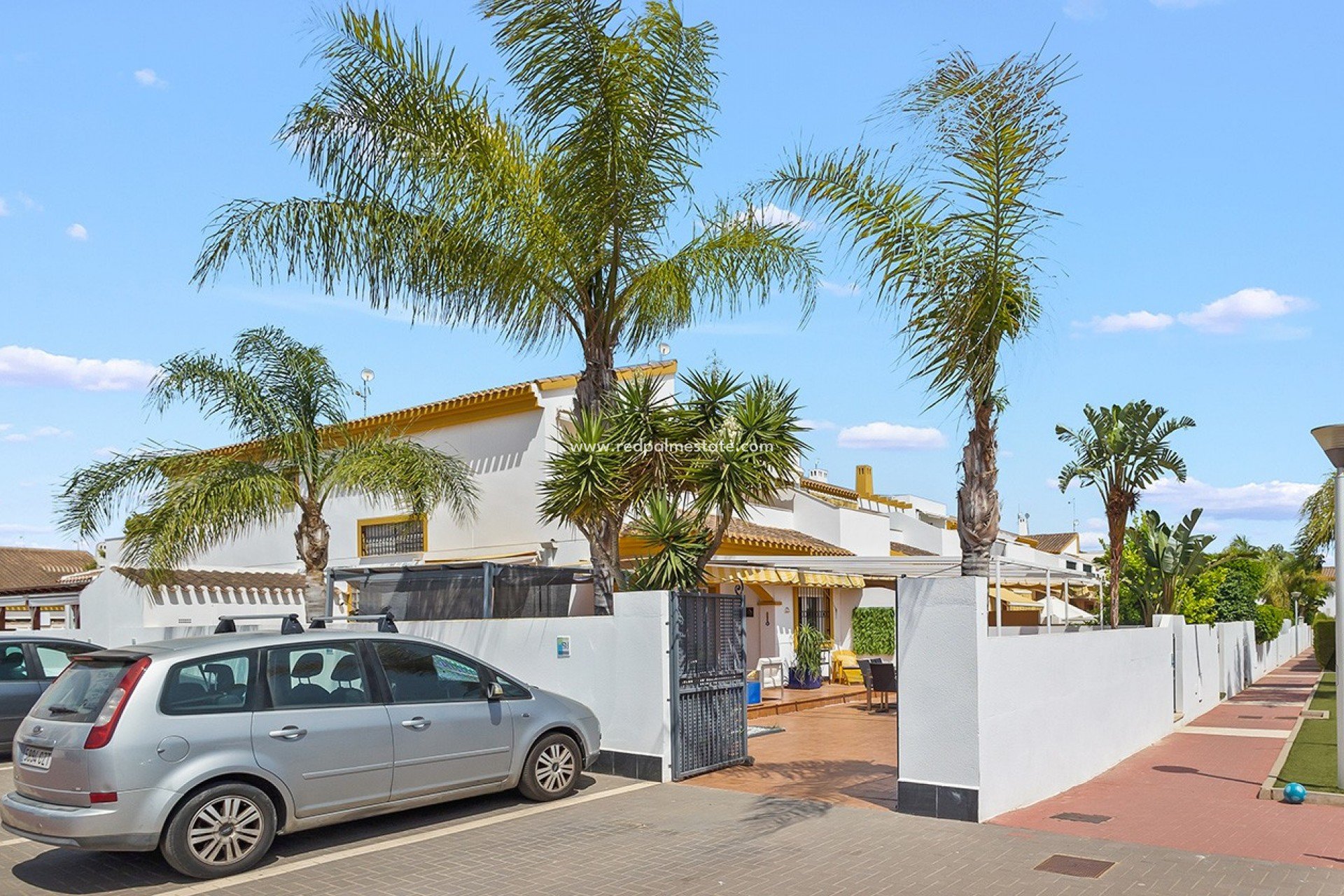 Resale - Town House -
Torre de la Horadada - Pueblo Latino