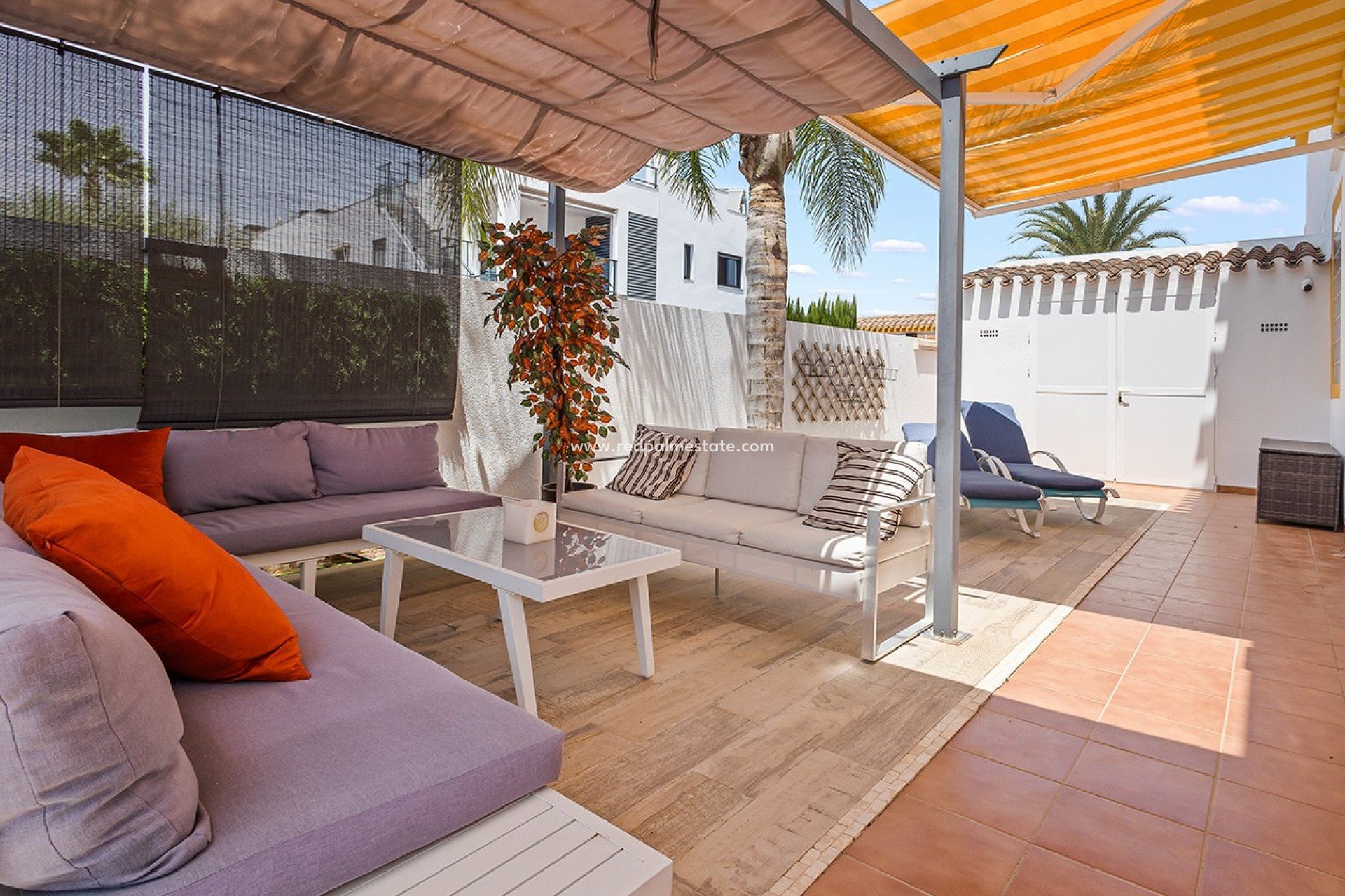 Resale - Town House -
Torre de la Horadada - Pueblo Latino