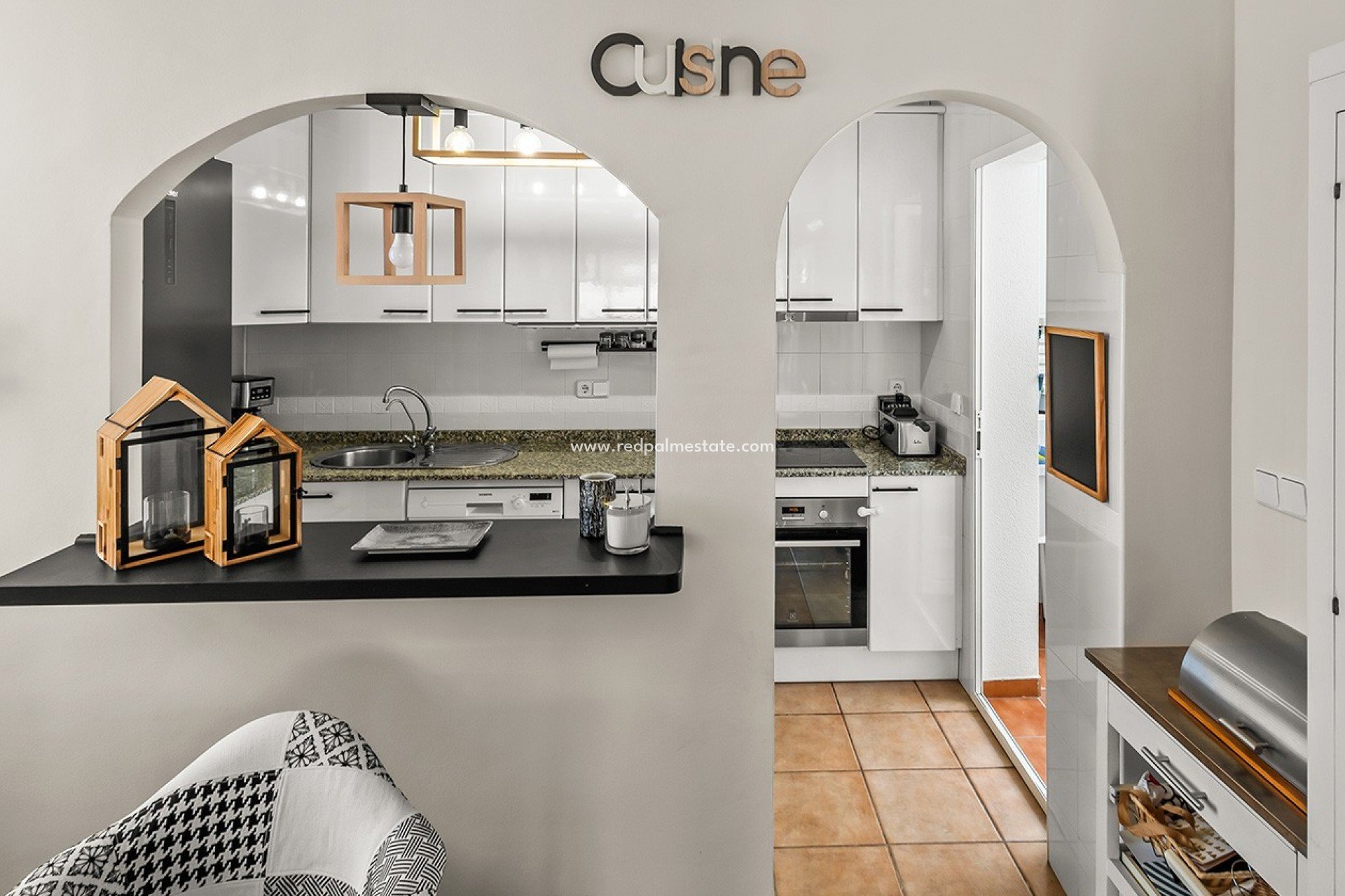 Resale - Town House -
Torre de la Horadada - Pueblo Latino