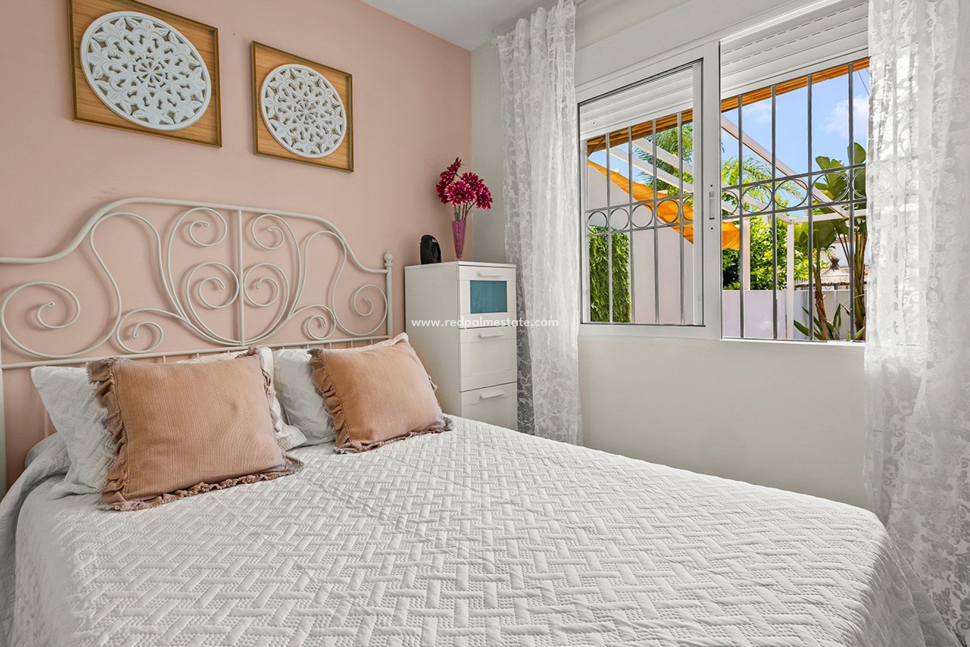 Resale - Town House -
Torre de la Horadada - Pueblo Latino