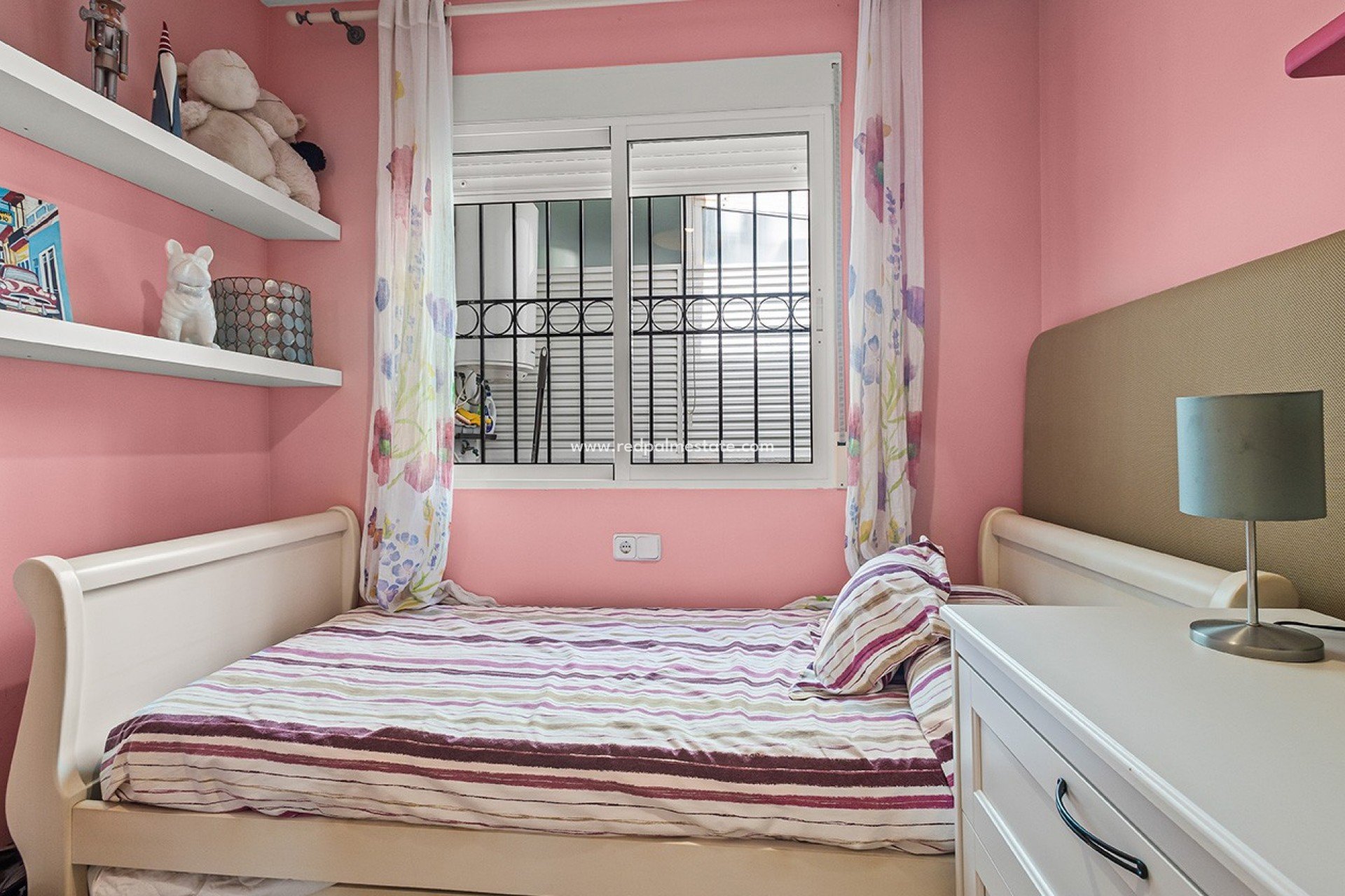 Resale - Town House -
Torre de la Horadada - Pueblo Latino