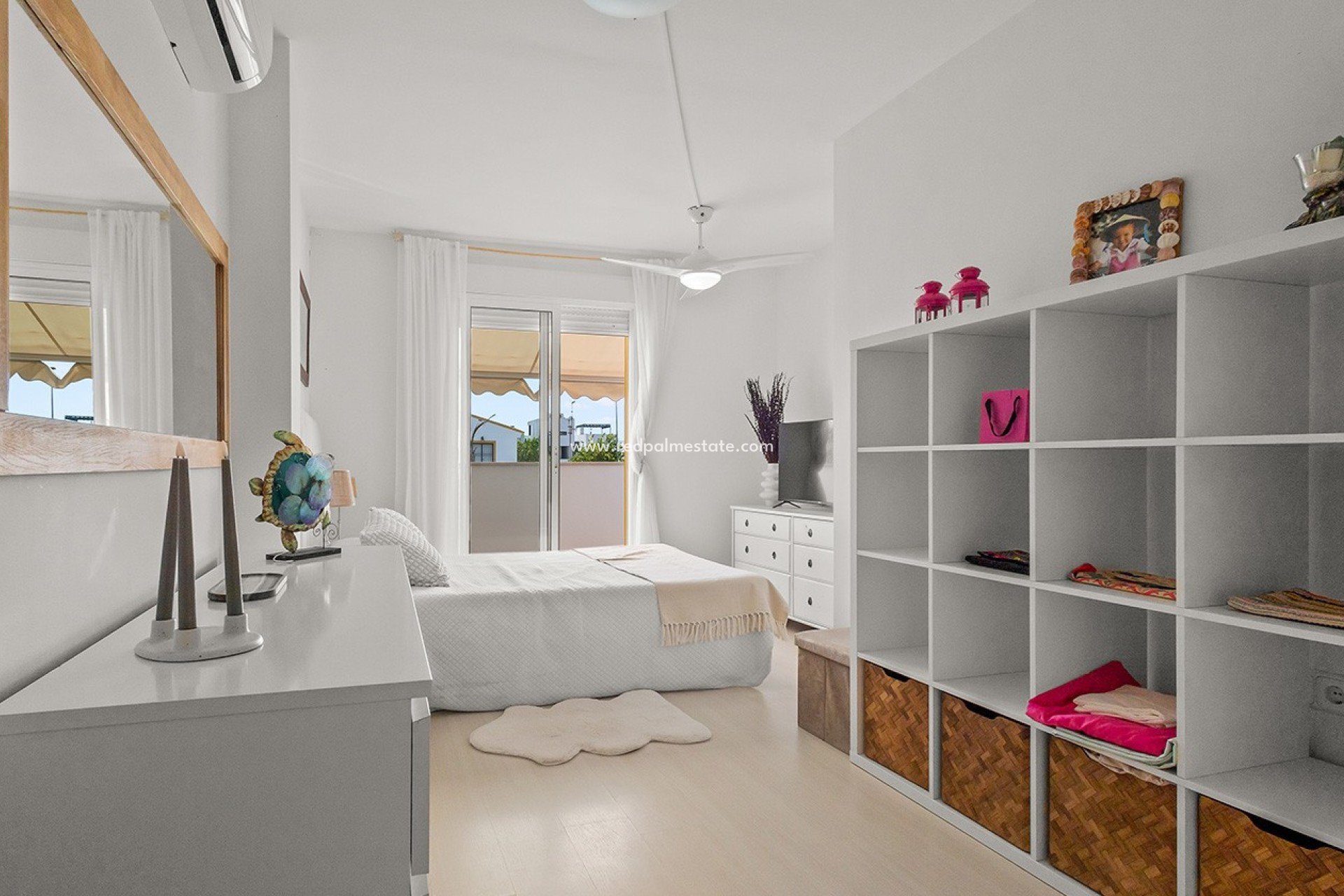 Resale - Town House -
Torre de la Horadada - Pueblo Latino