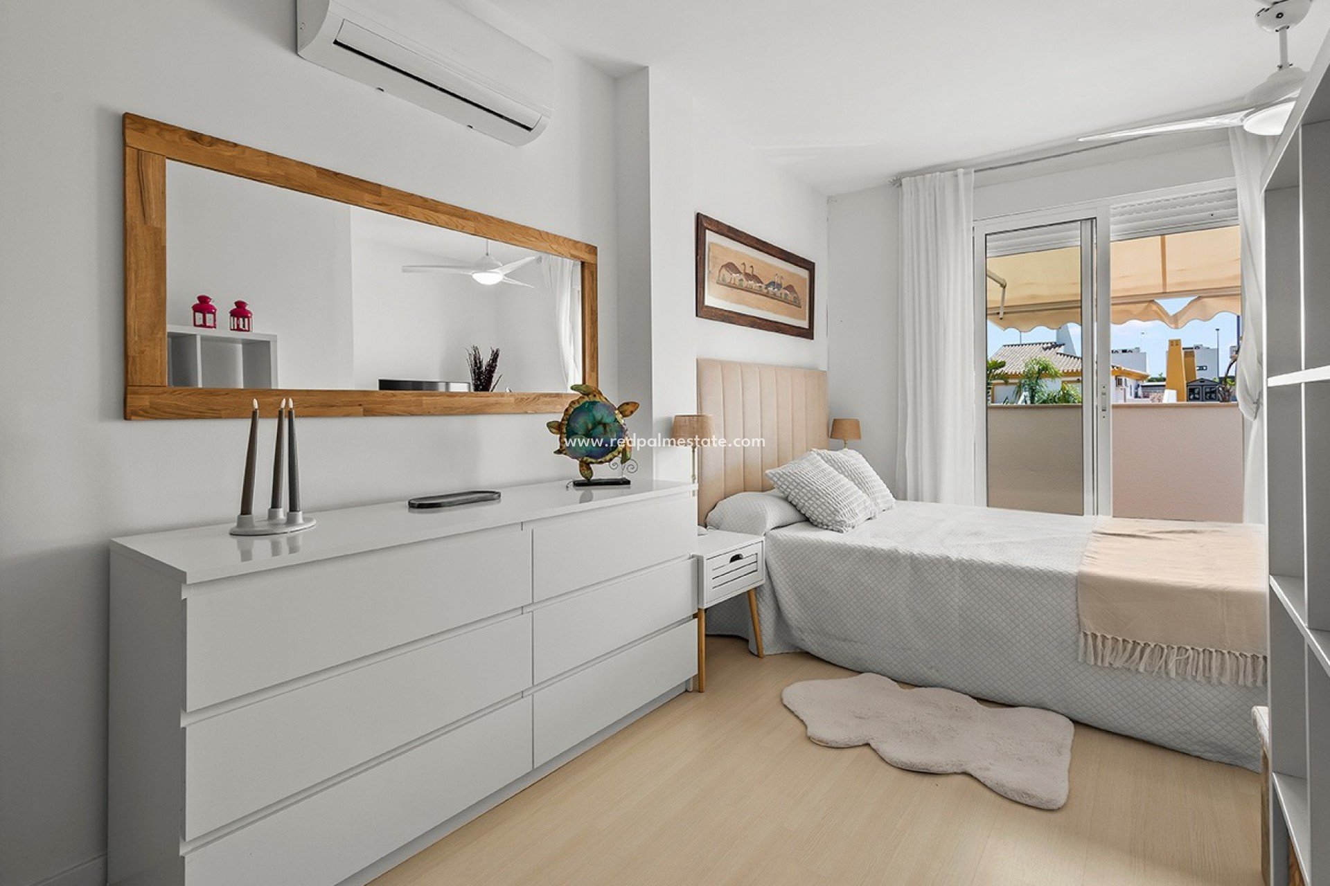 Resale - Town House -
Torre de la Horadada - Pueblo Latino