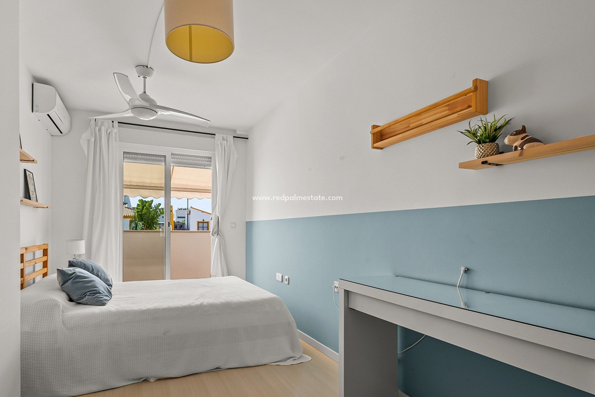 Resale - Town House -
Torre de la Horadada - Pueblo Latino