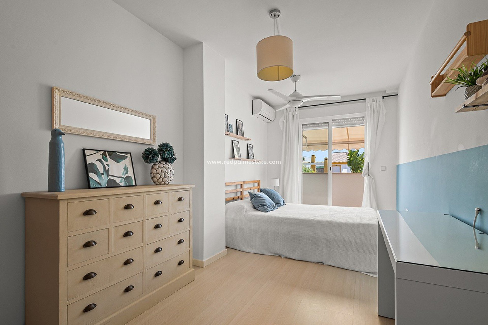 Resale - Town House -
Torre de la Horadada - Pueblo Latino