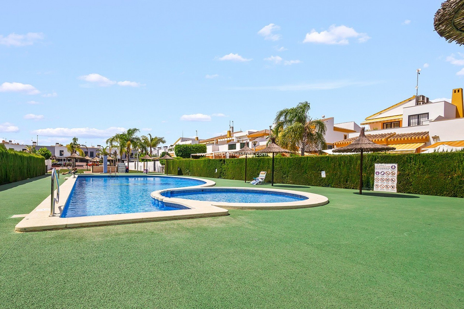 Resale - Town House -
Torre de la Horadada - Pueblo Latino