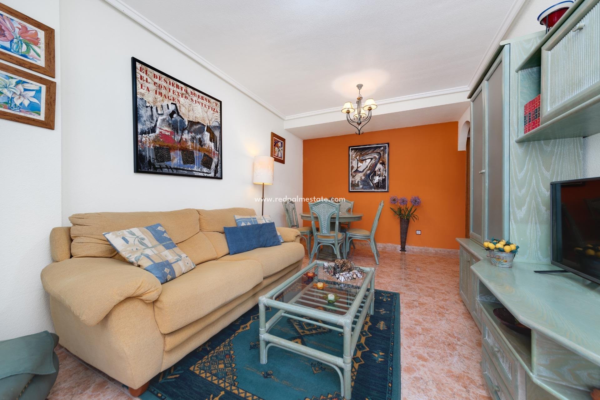 Resale - Town House -
Torrevieja - Aguas Nueva