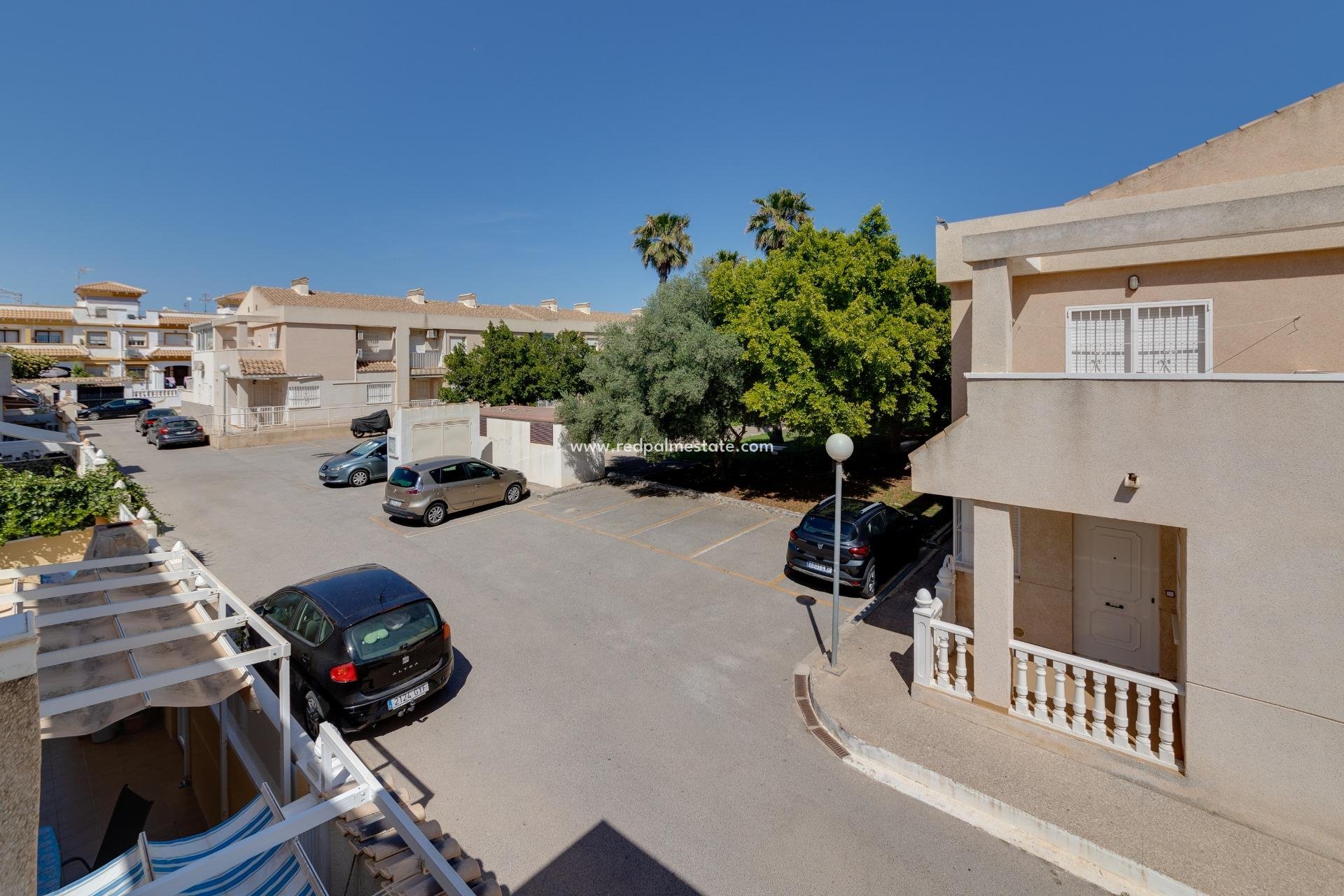 Resale - Town House -
Torrevieja - Aguas Nueva