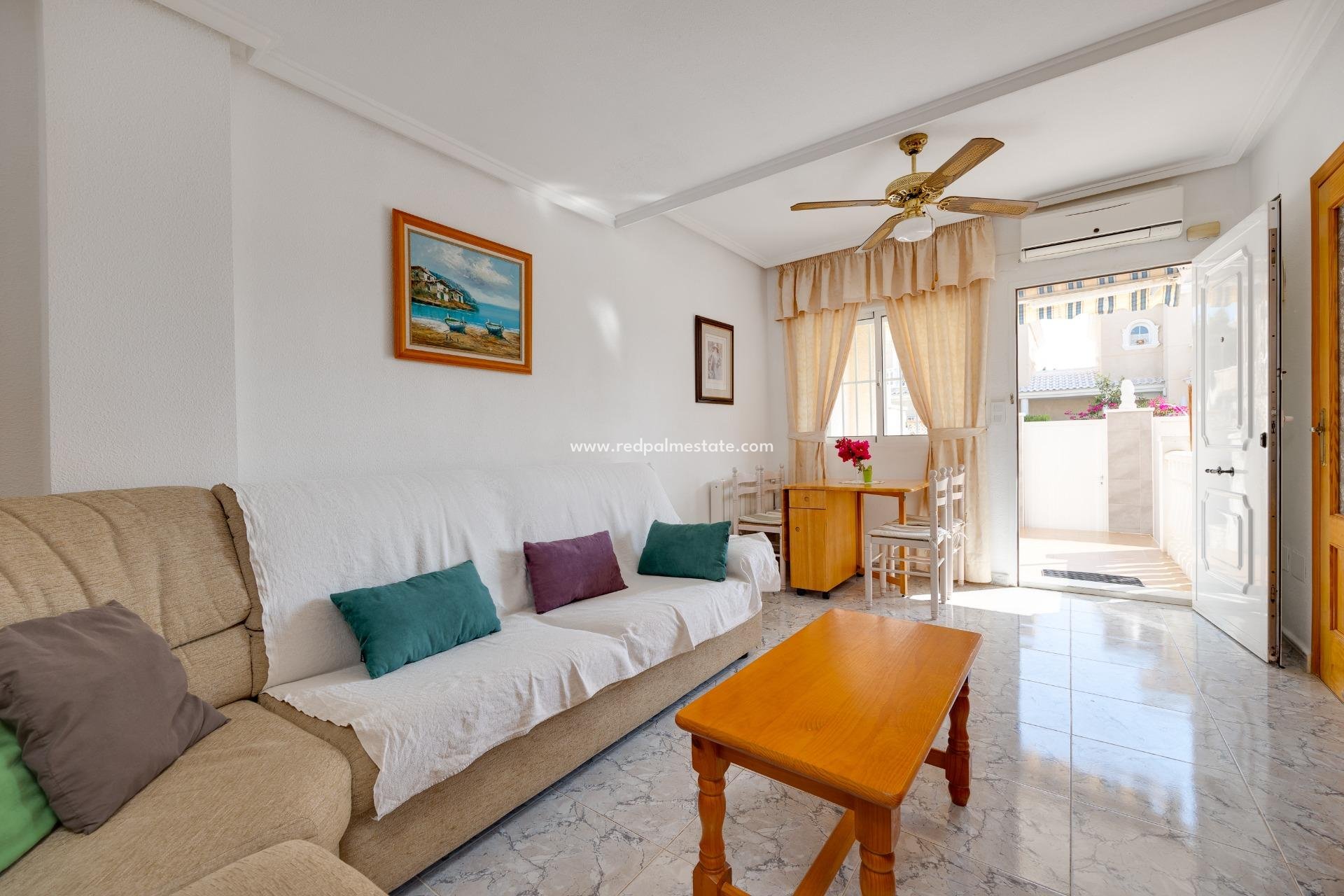 Resale - Town House -
Torrevieja - Aguas Nueva