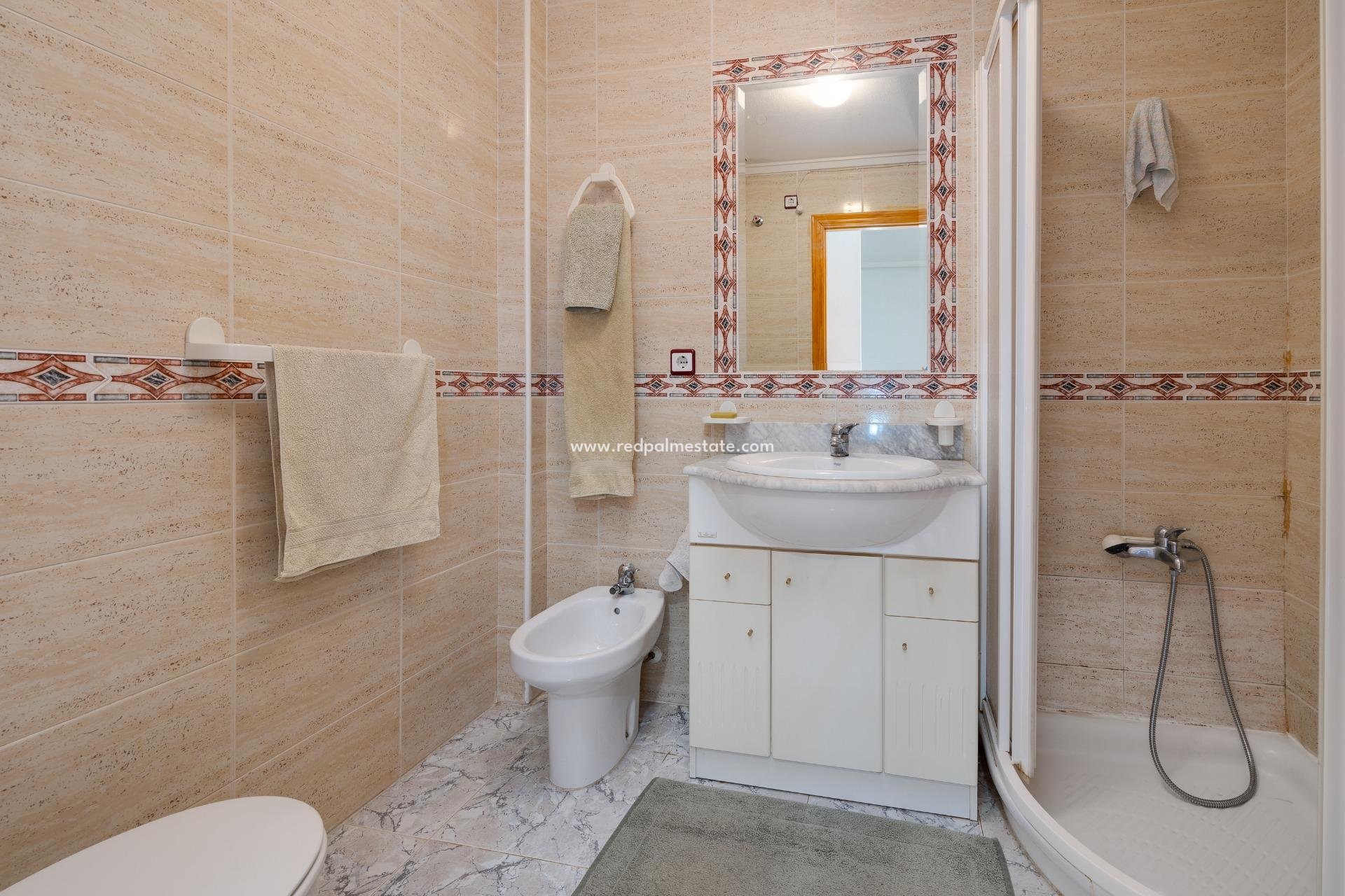 Resale - Town House -
Torrevieja - Aguas Nueva