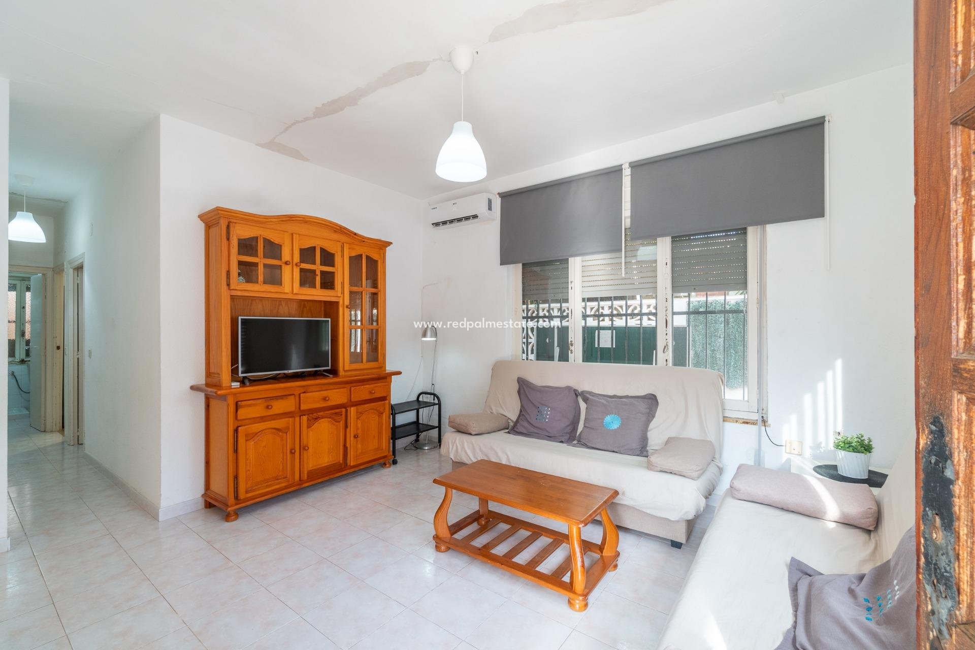 Resale - Town House -
Torrevieja - Aguas Nueva