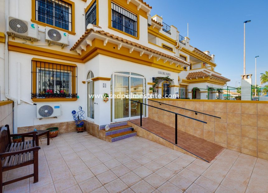 Resale - Town House -
Torrevieja - Aguas Nueva