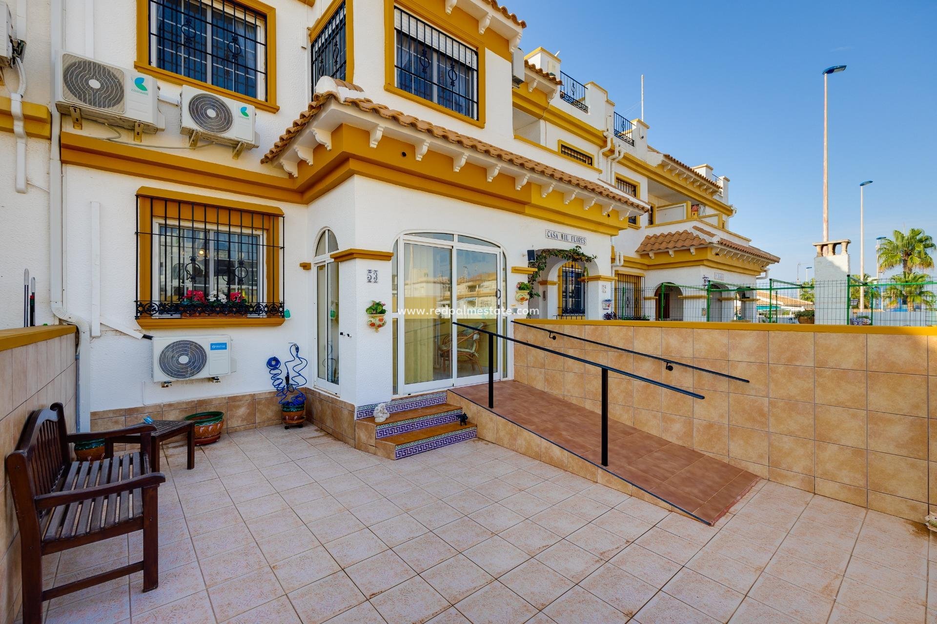 Resale - Town House -
Torrevieja - Aguas Nueva