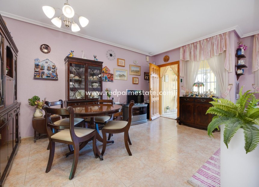 Resale - Town House -
Torrevieja - Aguas Nueva