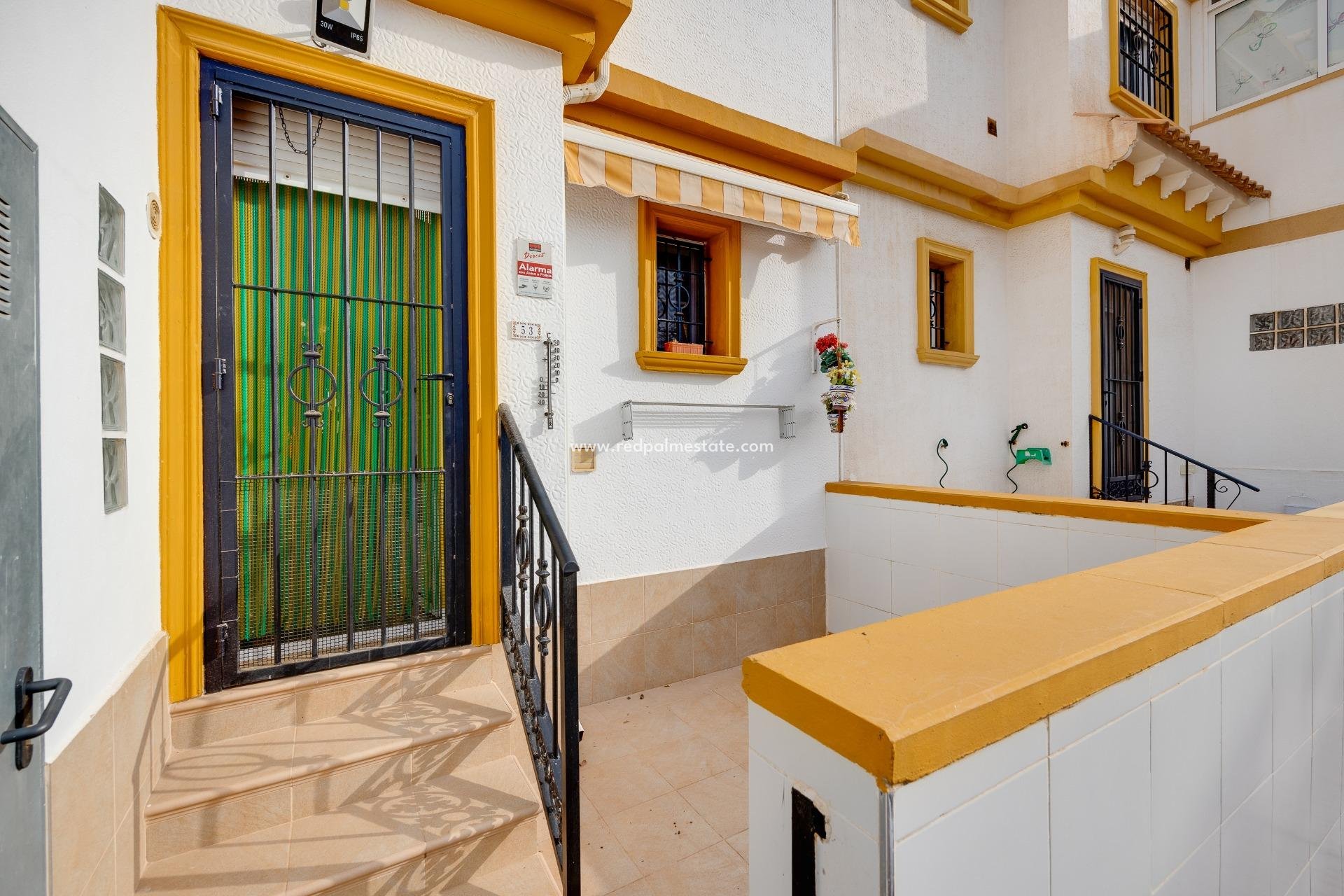 Resale - Town House -
Torrevieja - Aguas Nueva