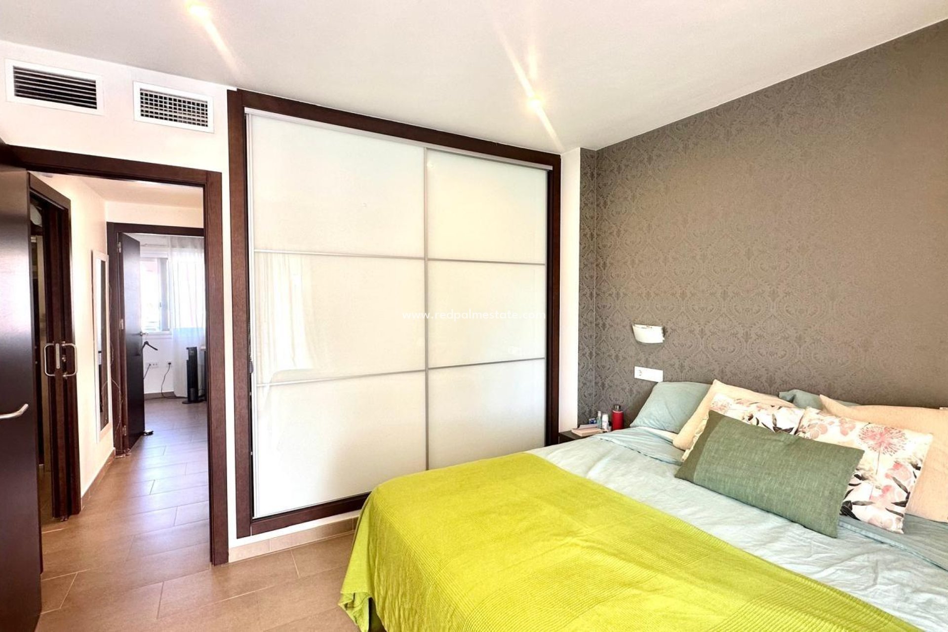 Resale - Town House -
Torrevieja - Aguas Nueva