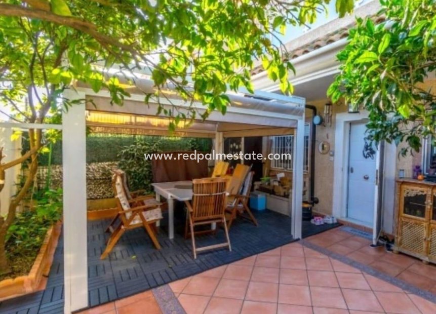 Resale - Town House -
Torrevieja - Aguas Nueva