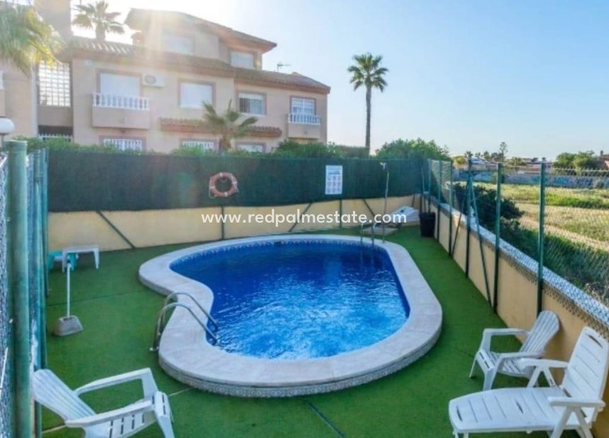 Resale - Town House -
Torrevieja - Aguas Nueva