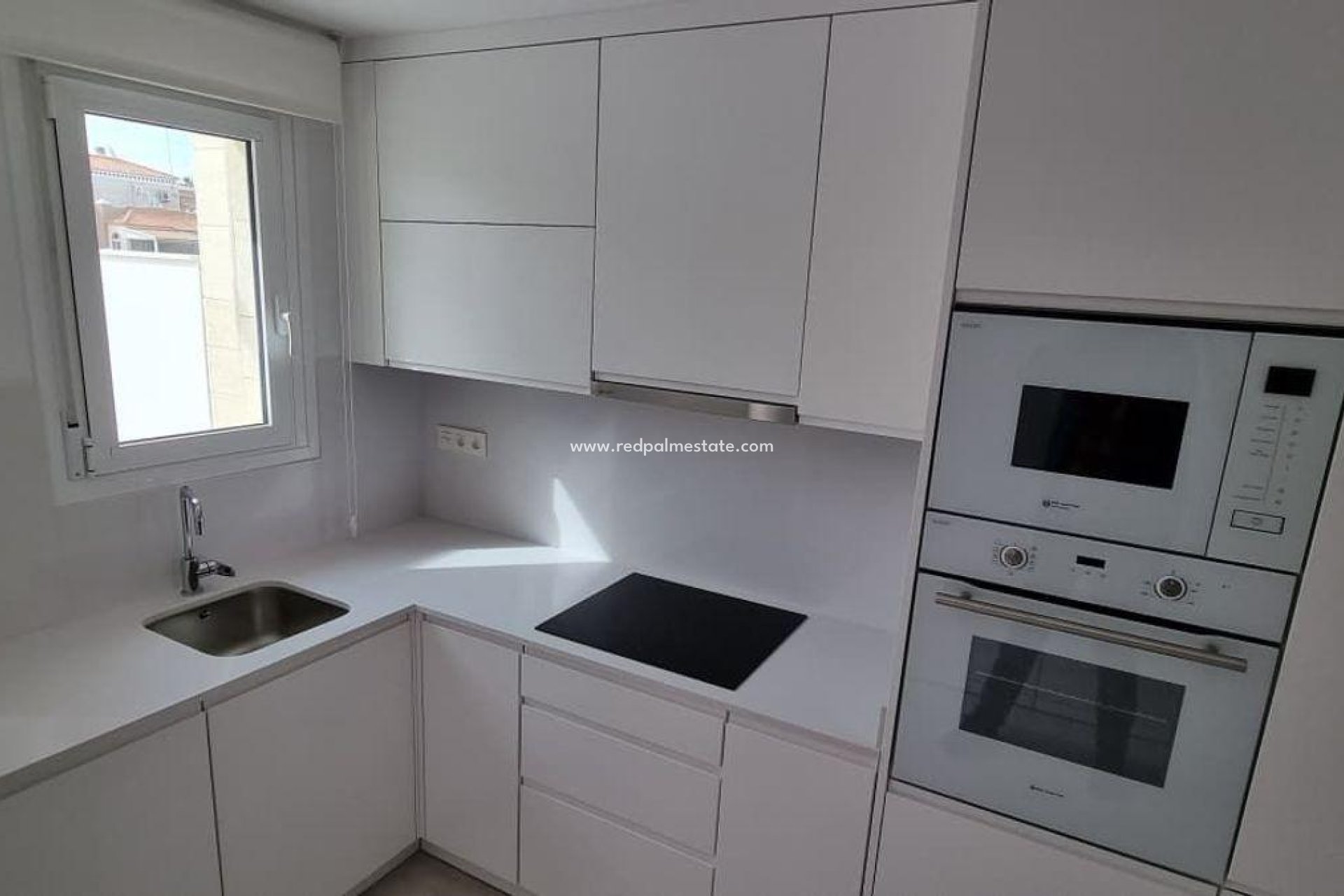 Resale - Town House -
Torrevieja - Aguas Nueva