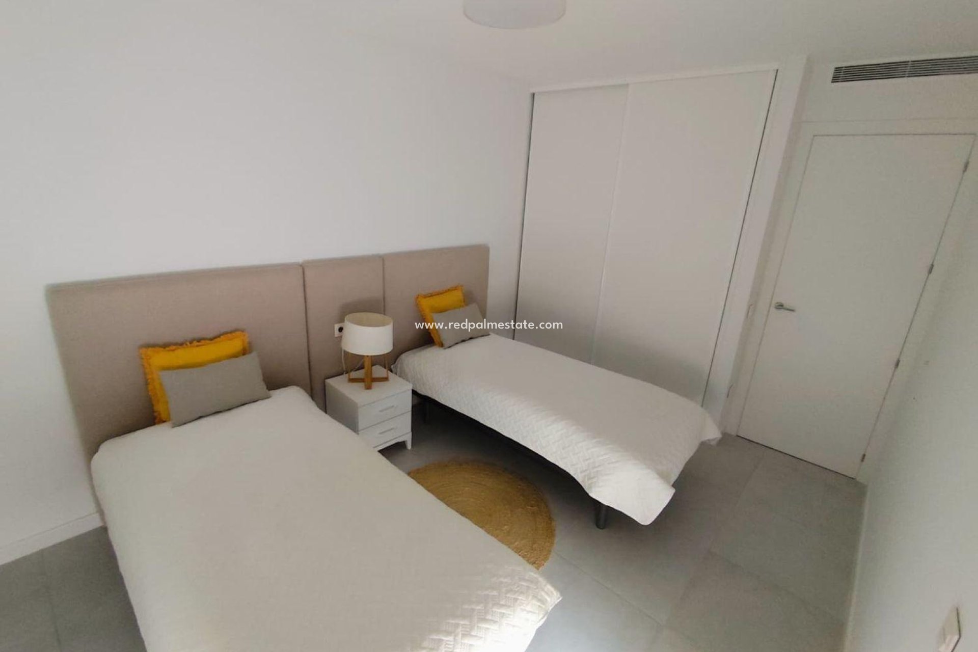 Resale - Town House -
Torrevieja - Aguas Nueva