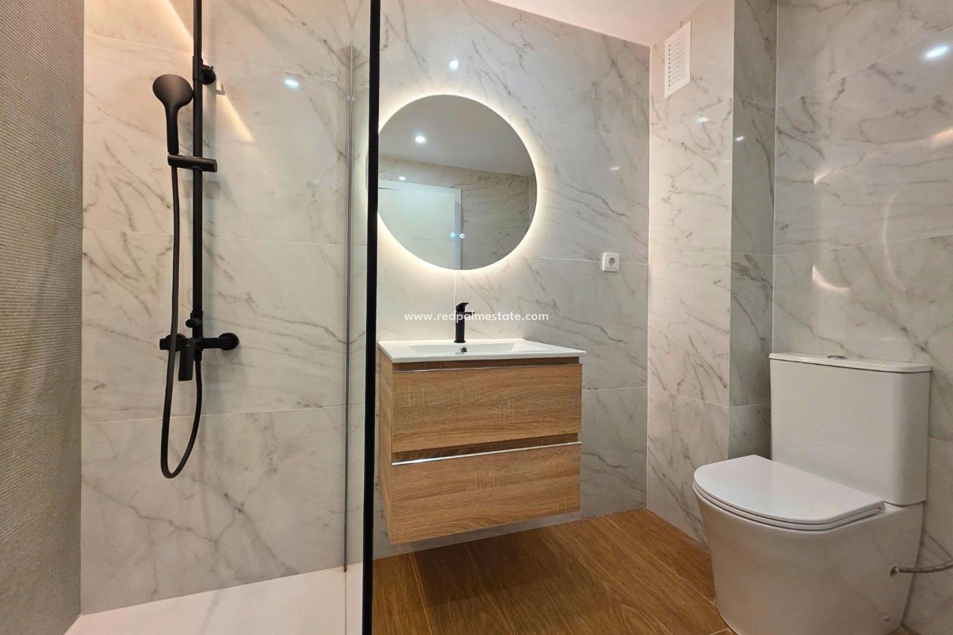 Resale - Town House -
Torrevieja - Aguas Nueva