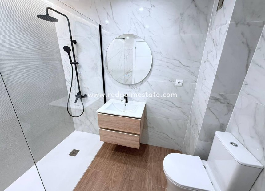 Resale - Town House -
Torrevieja - Aguas Nueva