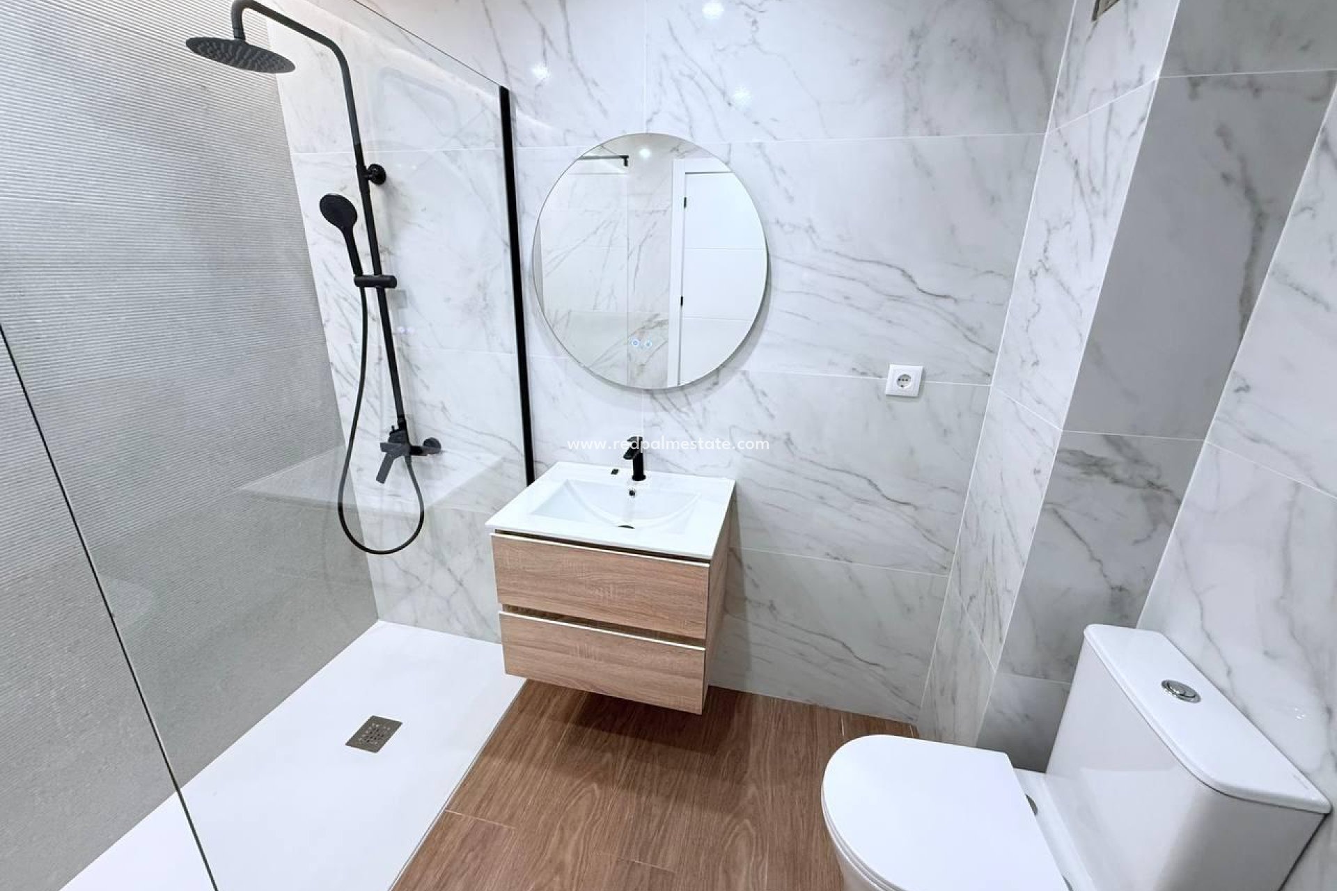 Resale - Town House -
Torrevieja - Aguas Nueva