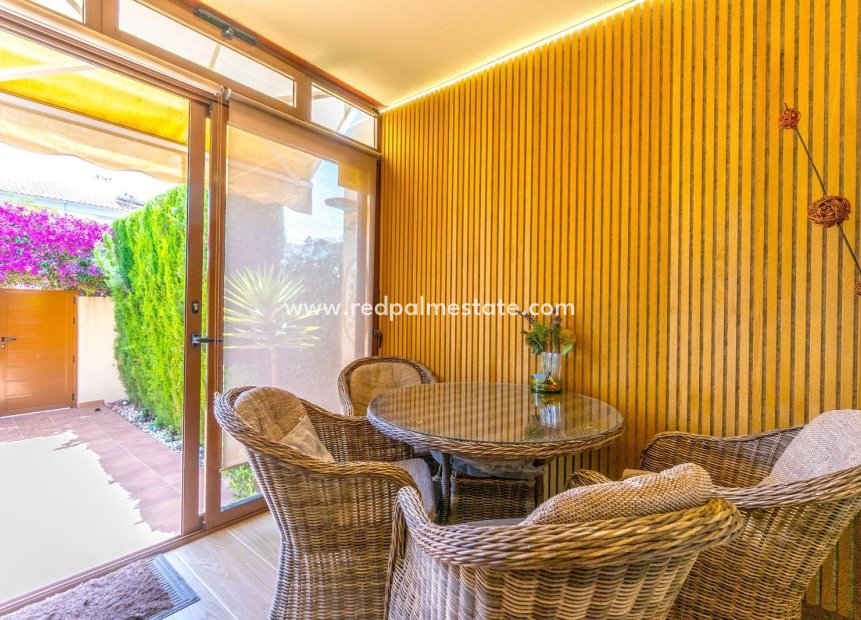 Resale - Town House -
Torrevieja - Aguas Nueva