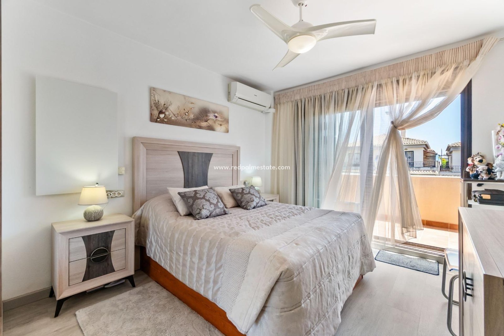 Resale - Town House -
Torrevieja - Aguas Nueva