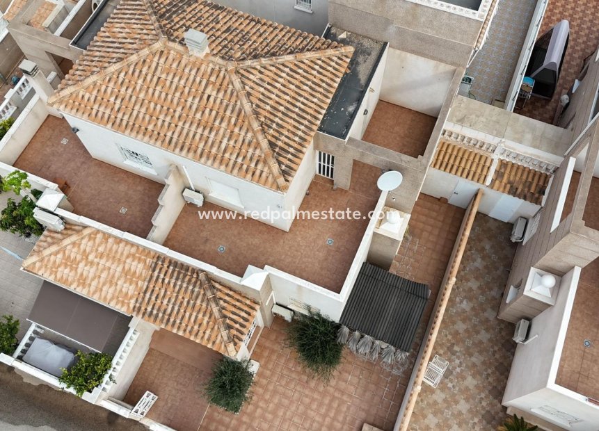 Resale - Town House -
Torrevieja - Aguas Nueva