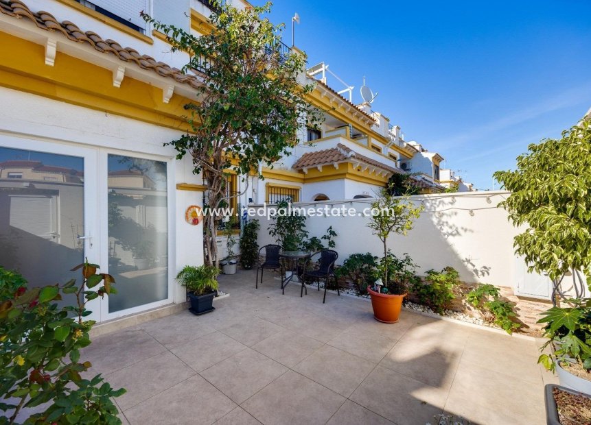 Resale - Town House -
Torrevieja - Aguas Nueva