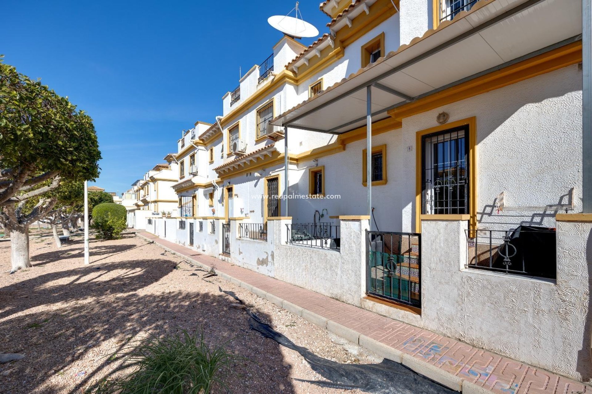 Resale - Town House -
Torrevieja - Aguas Nueva