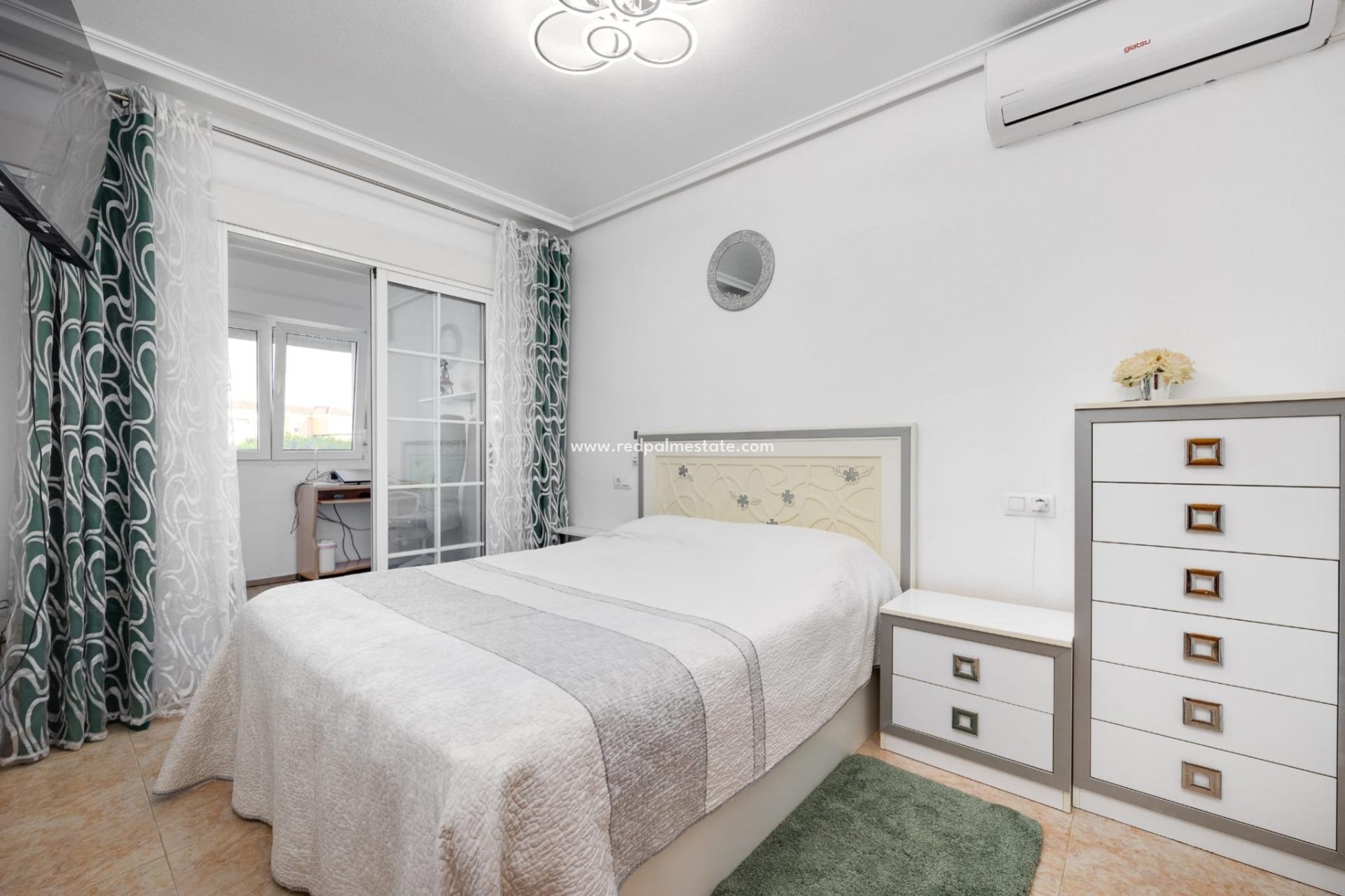 Resale - Town House -
Torrevieja - Aguas Nueva