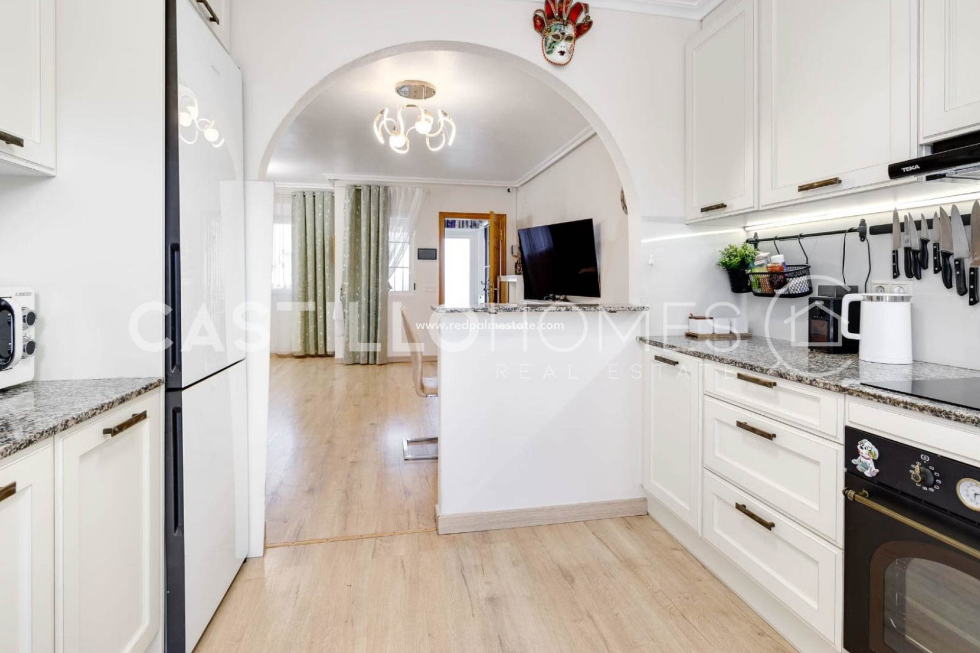 Resale - Town House -
Torrevieja - Aguas Nueva